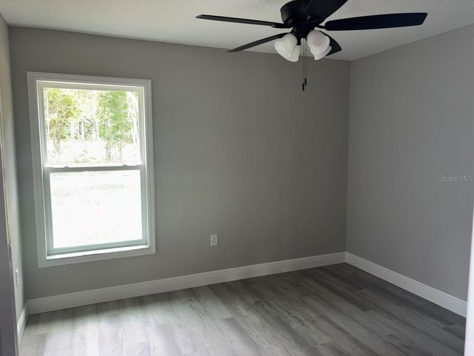 Active With Contract: $249,900 (3 beds, 2 baths, 1405 Square Feet)
