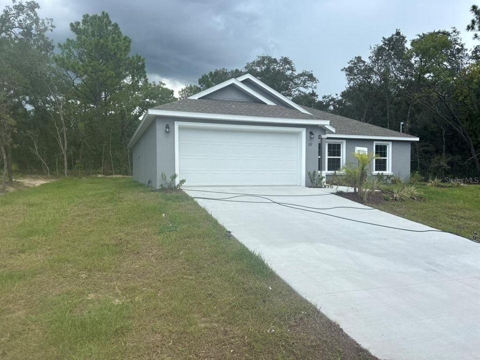 Active With Contract: $249,900 (3 beds, 2 baths, 1405 Square Feet)