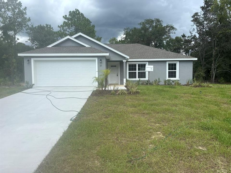 Active With Contract: $249,900 (3 beds, 2 baths, 1405 Square Feet)