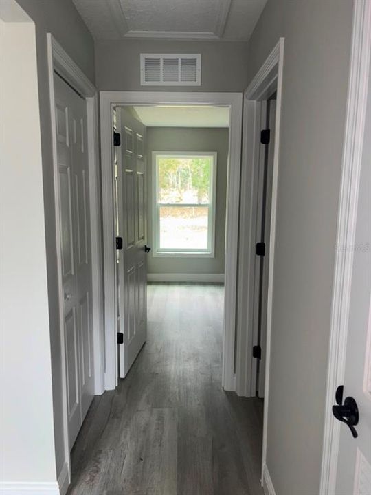 Active With Contract: $249,900 (3 beds, 2 baths, 1405 Square Feet)