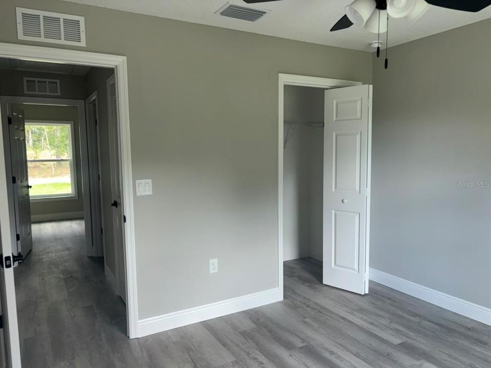 Active With Contract: $249,900 (3 beds, 2 baths, 1405 Square Feet)