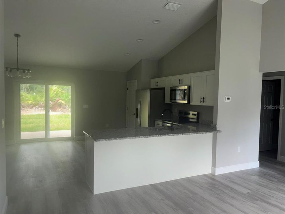 Active With Contract: $249,900 (3 beds, 2 baths, 1405 Square Feet)