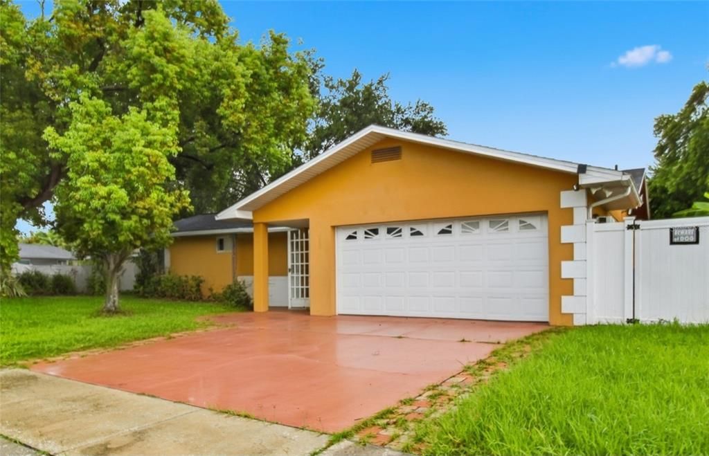 En Venta: $448,900 (3 camas, 2 baños, 1588 Pies cuadrados)