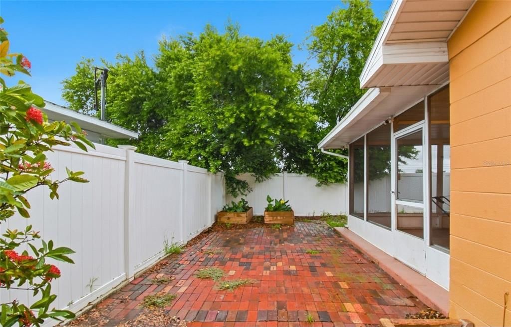 En Venta: $448,900 (3 camas, 2 baños, 1588 Pies cuadrados)