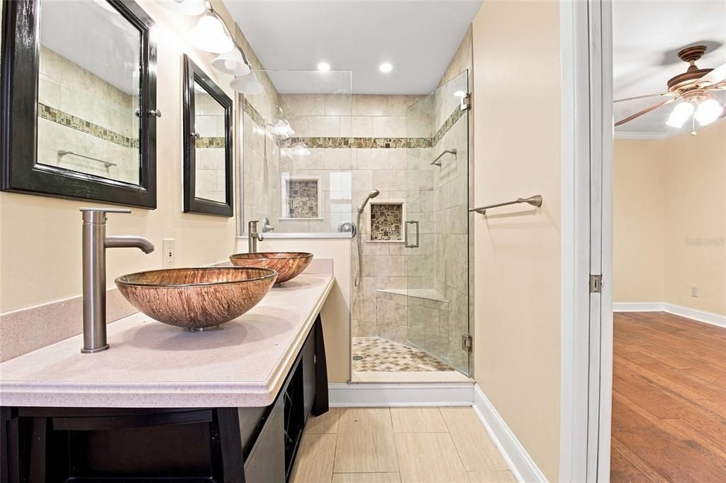 En Venta: $448,900 (3 camas, 2 baños, 1588 Pies cuadrados)