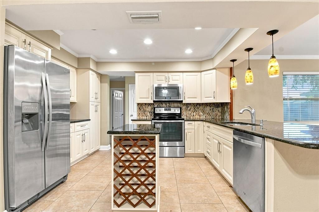 En Venta: $448,900 (3 camas, 2 baños, 1588 Pies cuadrados)
