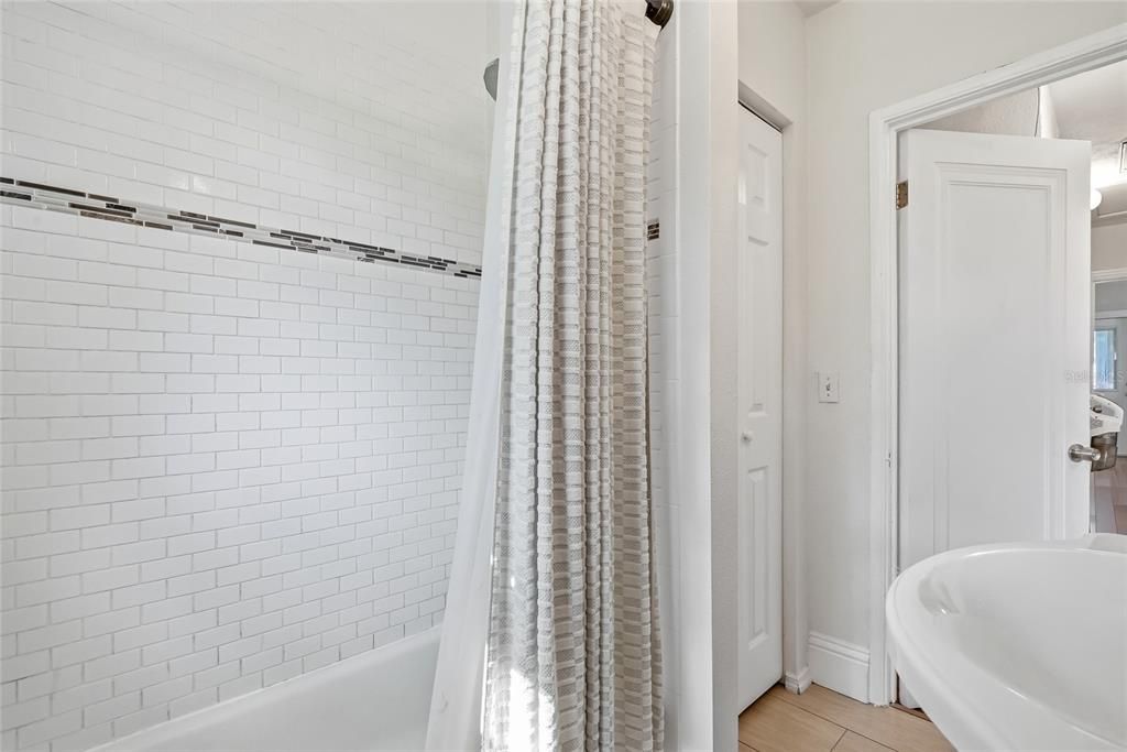 En Venta: $399,000 (3 camas, 2 baños, 1178 Pies cuadrados)