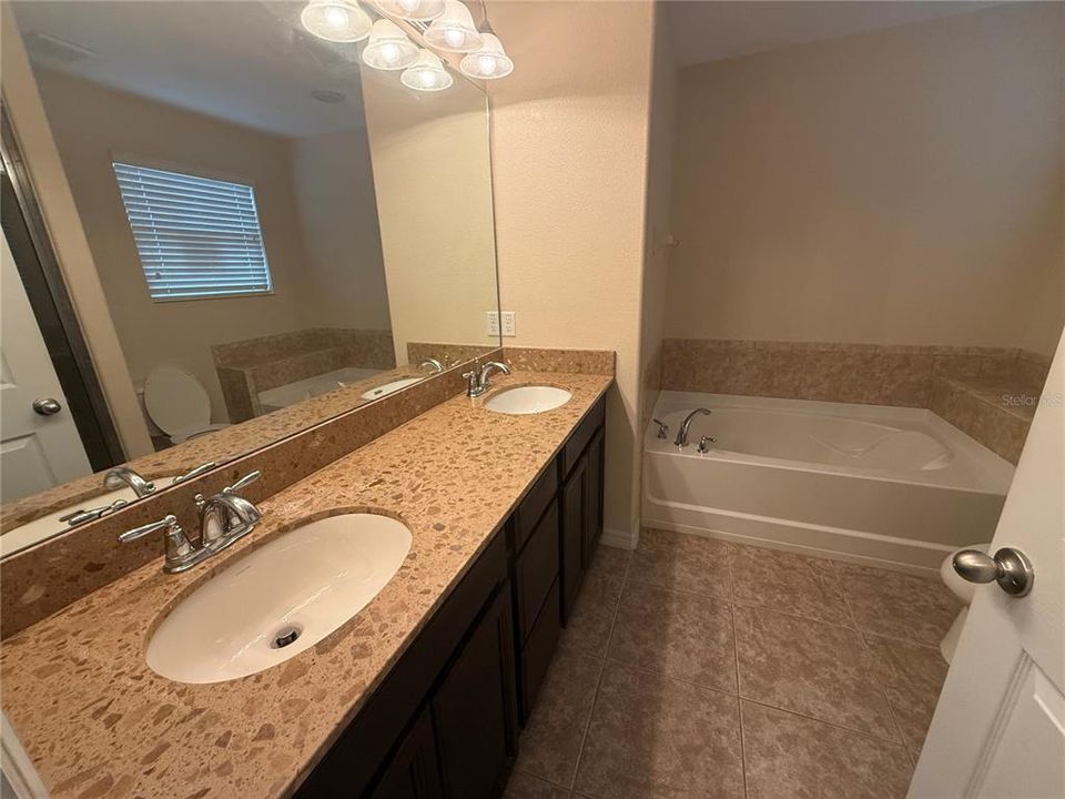 En Venta: $319,000 (3 camas, 2 baños, 1508 Pies cuadrados)
