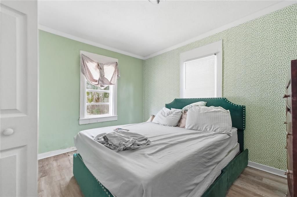 For Sale: $180,000 (2 beds, 1 baths, 572 Square Feet)