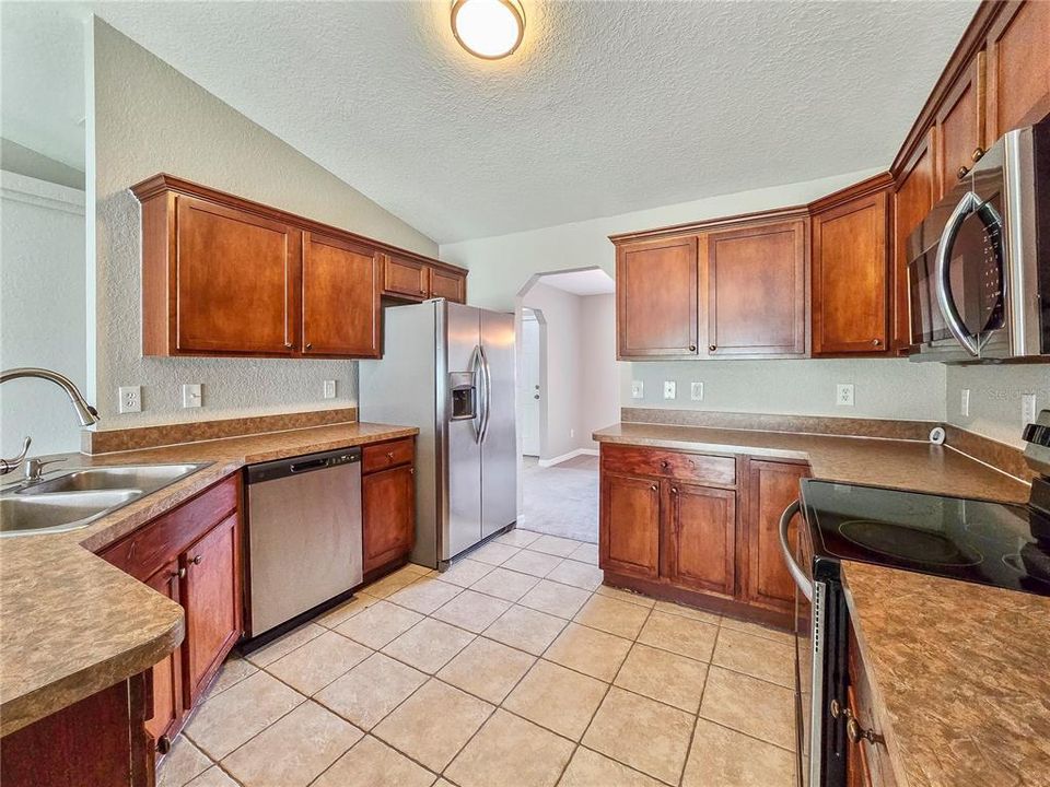 For Rent: $1,895 (3 beds, 2 baths, 1610 Square Feet)