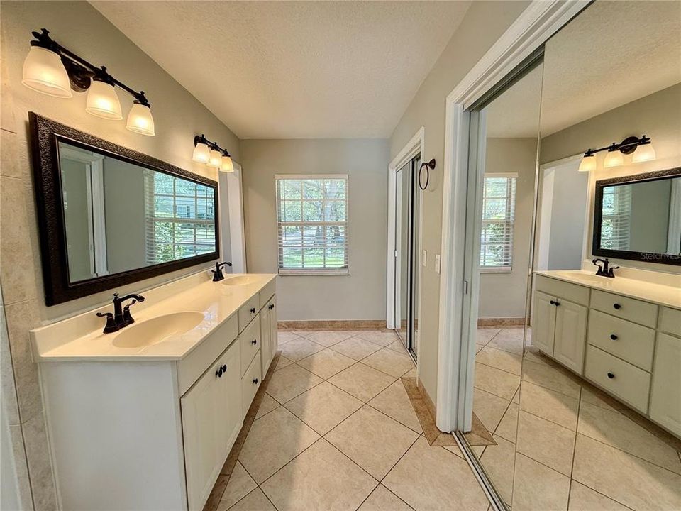 For Rent: $4,495 (4 beds, 3 baths, 2134 Square Feet)