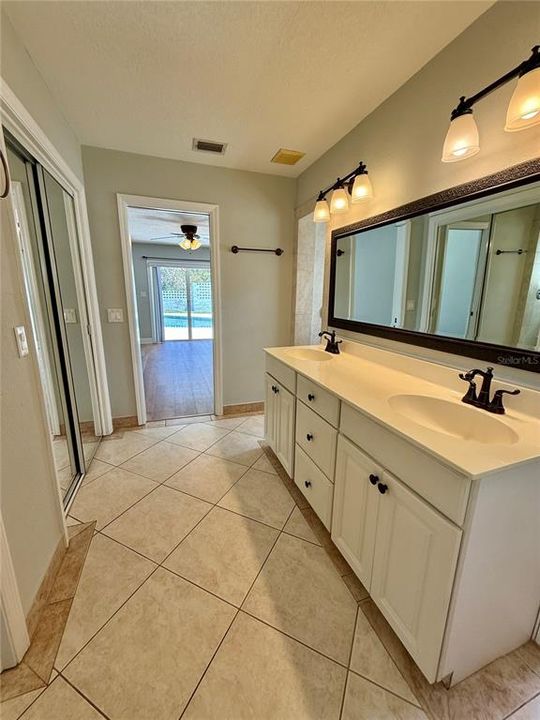 For Rent: $4,495 (4 beds, 3 baths, 2134 Square Feet)