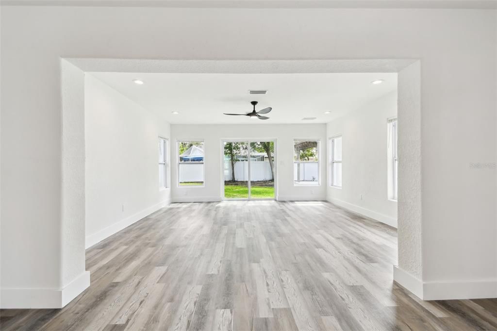 For Rent: $2,500 (2 beds, 1 baths, 1231 Square Feet)