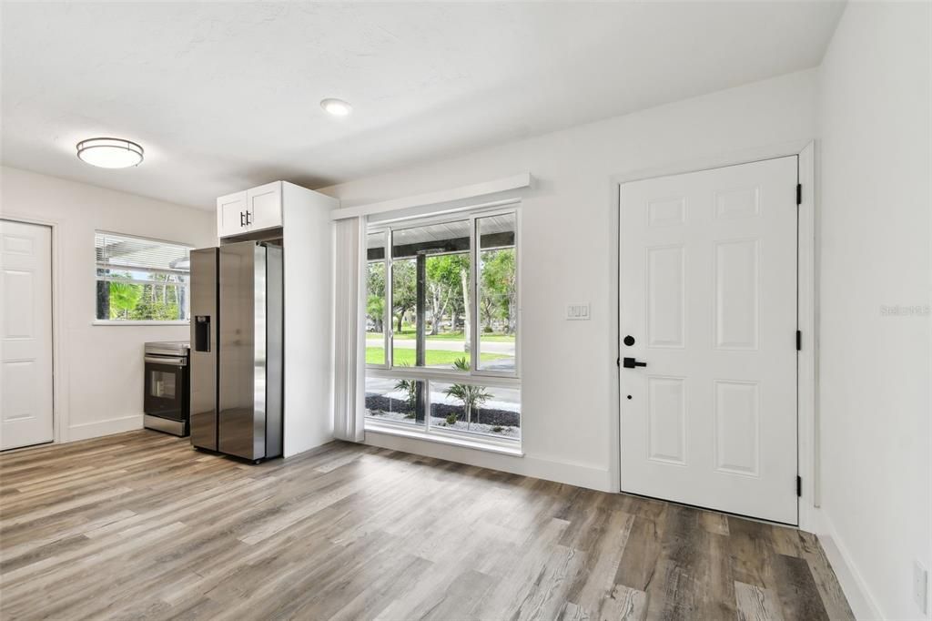 For Rent: $2,500 (2 beds, 1 baths, 1231 Square Feet)