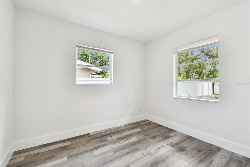 For Rent: $2,500 (2 beds, 1 baths, 1231 Square Feet)