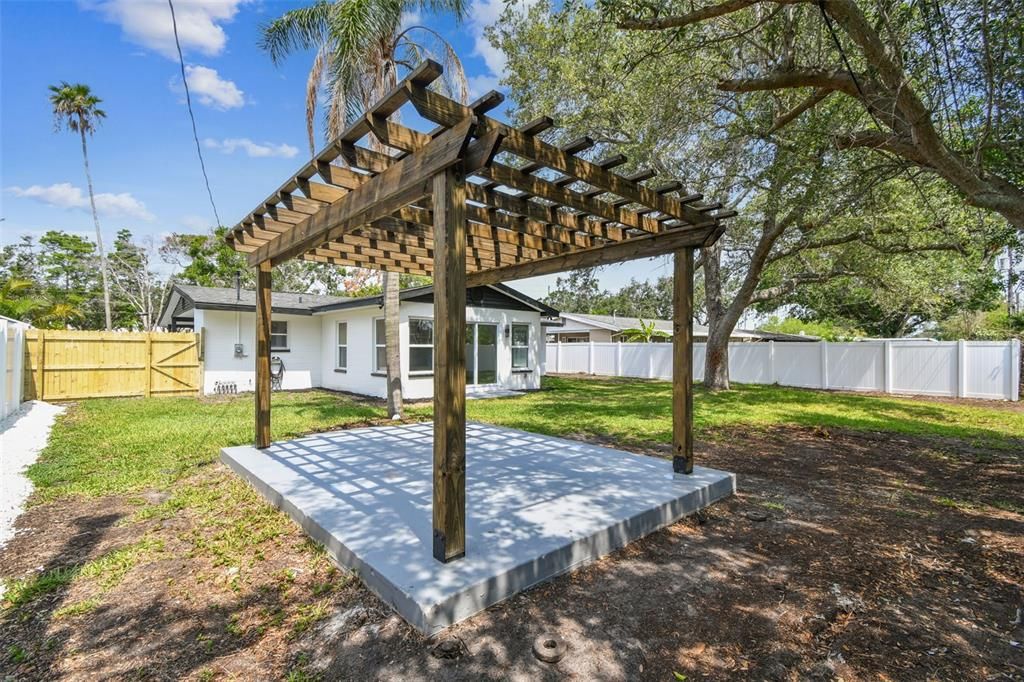 For Rent: $2,500 (2 beds, 1 baths, 1231 Square Feet)