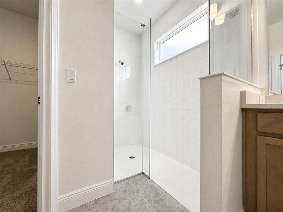For Rent: $3,990 (5 beds, 3 baths, 2688 Square Feet)