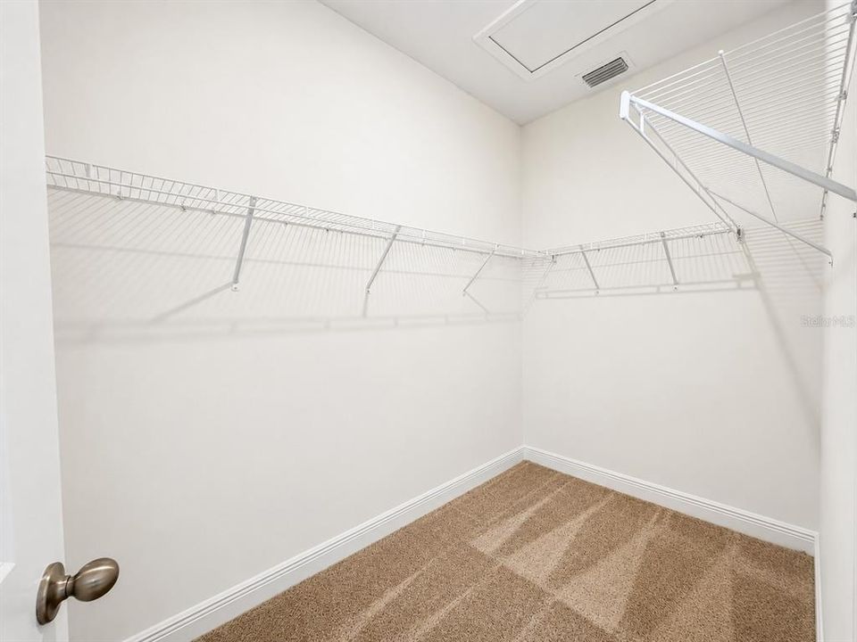 For Rent: $3,990 (5 beds, 3 baths, 2688 Square Feet)