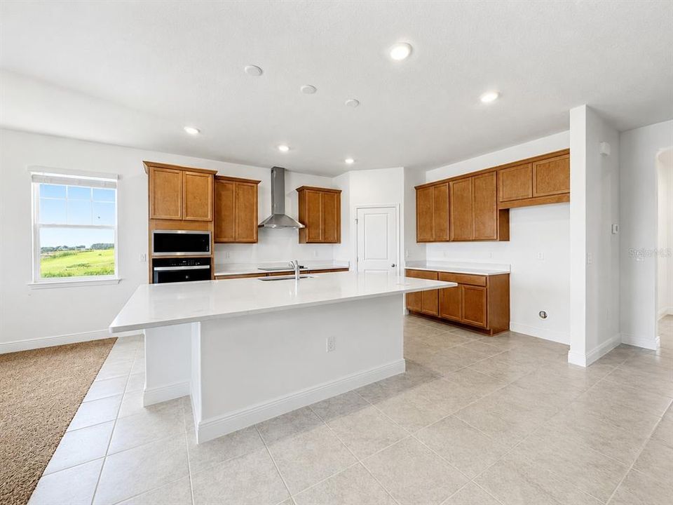 For Rent: $3,990 (5 beds, 3 baths, 2688 Square Feet)