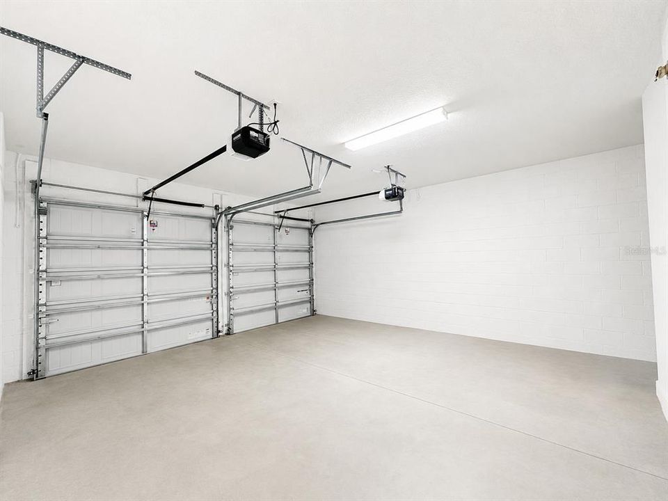 For Rent: $3,990 (5 beds, 3 baths, 2688 Square Feet)