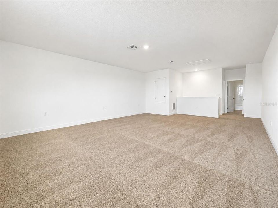 For Rent: $3,990 (5 beds, 3 baths, 2688 Square Feet)