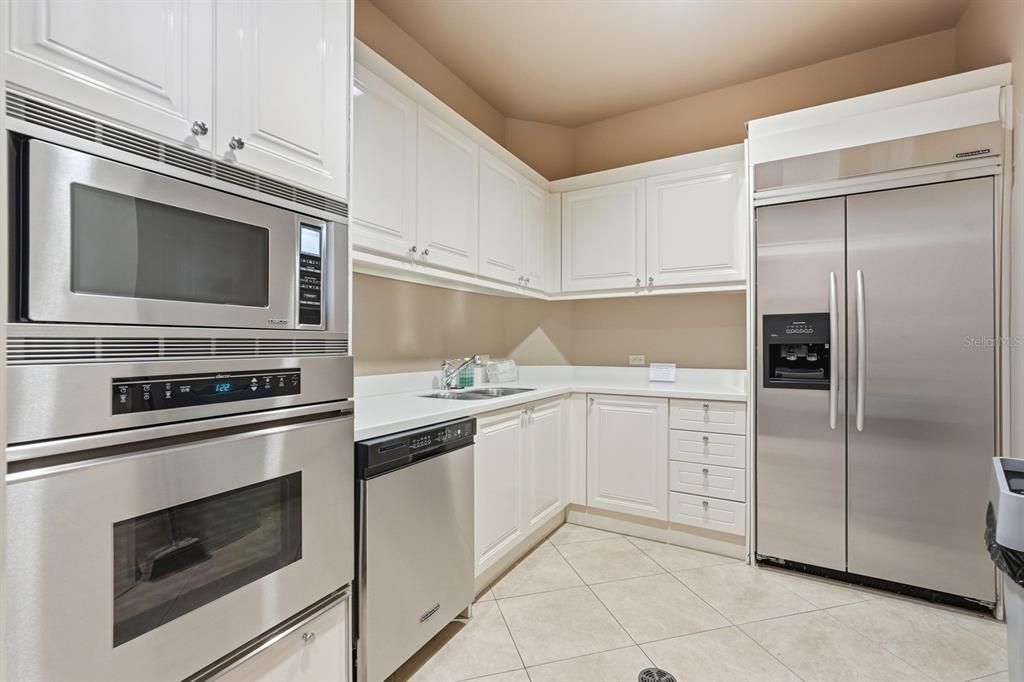 For Sale: $1,800,000 (4 beds, 3 baths, 3070 Square Feet)
