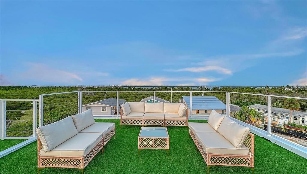 For Sale: $2,999,000 (4 beds, 3 baths, 2781 Square Feet)