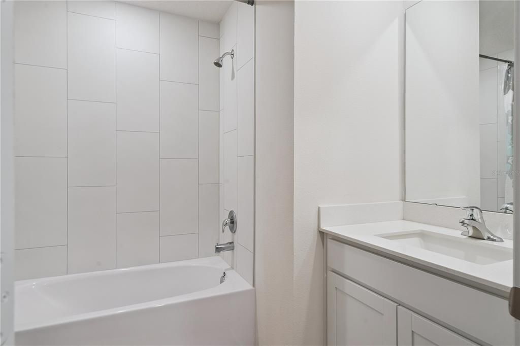 На продажу: $349,900 (3 спален, 2 ванн, 1401 Квадратных фут)