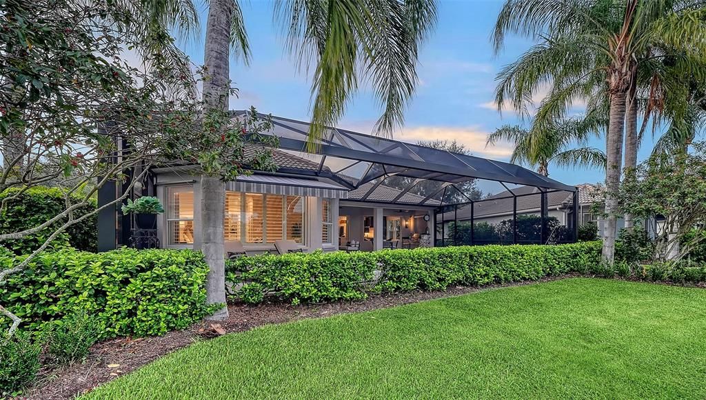Active With Contract: $1,399,000 (3 beds, 2 baths, 2564 Square Feet)