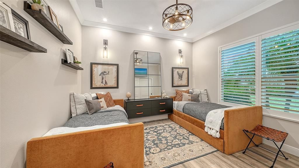 Active With Contract: $1,399,000 (3 beds, 2 baths, 2564 Square Feet)