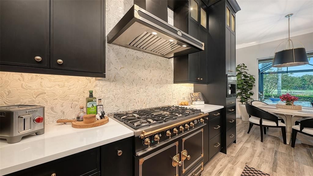 Active With Contract: $1,399,000 (3 beds, 2 baths, 2564 Square Feet)