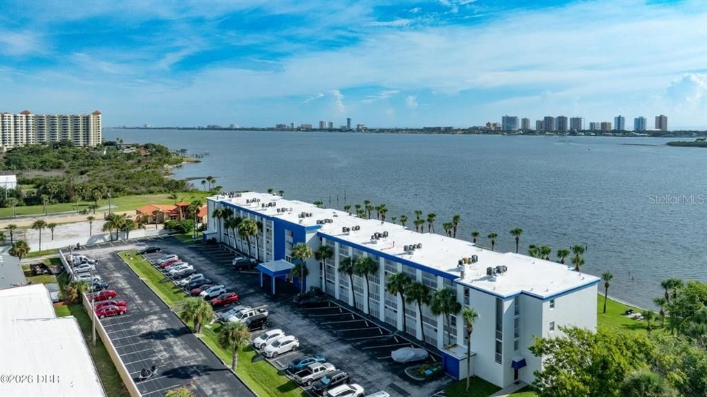 Activo con contrato: $259,900 (2 camas, 2 baños, 1013 Pies cuadrados)