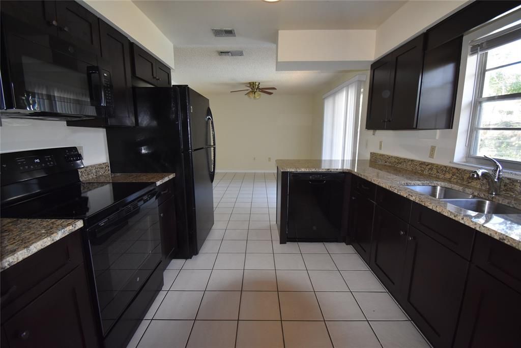 For Rent: $2,400 (3 beds, 2 baths, 1520 Square Feet)