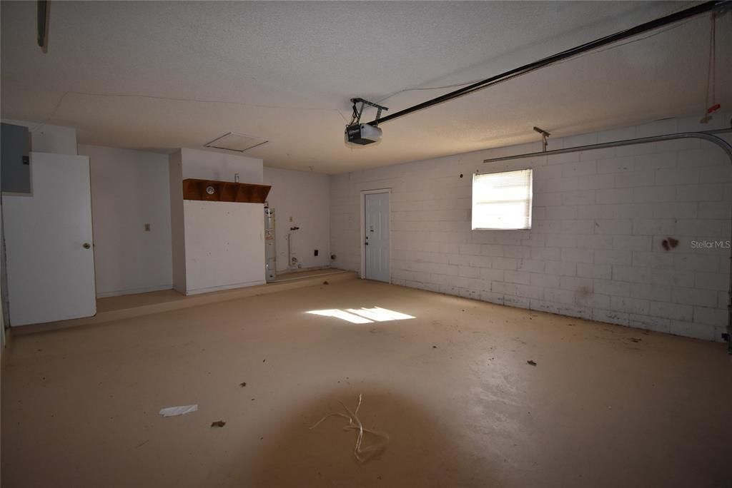 For Rent: $2,400 (3 beds, 2 baths, 1520 Square Feet)