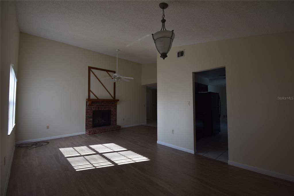 For Rent: $2,400 (3 beds, 2 baths, 1520 Square Feet)