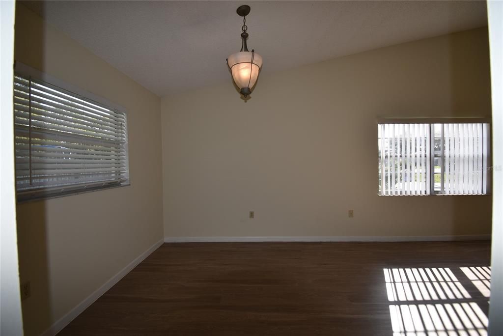 For Rent: $2,400 (3 beds, 2 baths, 1520 Square Feet)