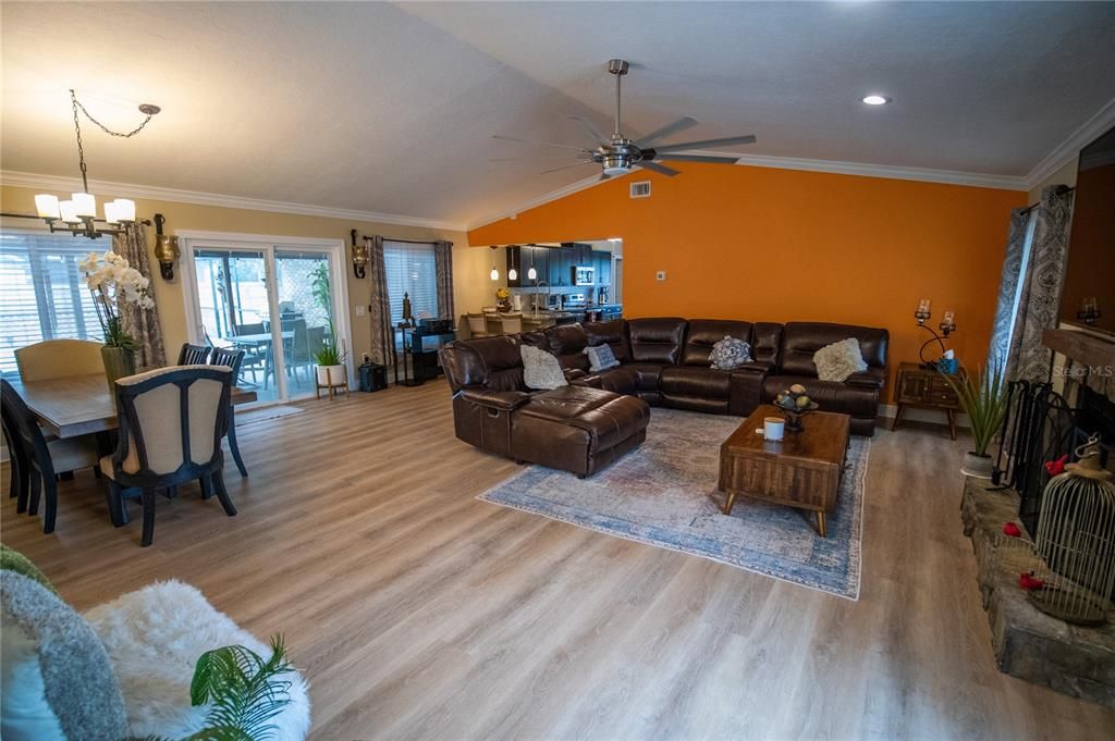 For Sale: $525,000 (3 beds, 2 baths, 1746 Square Feet)