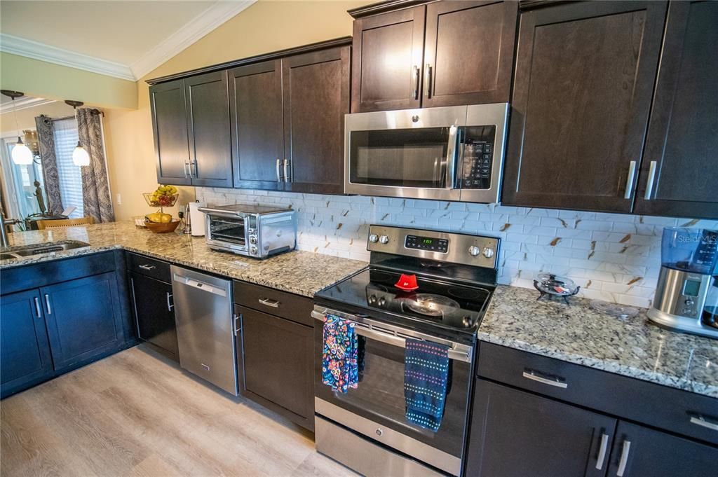 For Sale: $525,000 (3 beds, 2 baths, 1746 Square Feet)