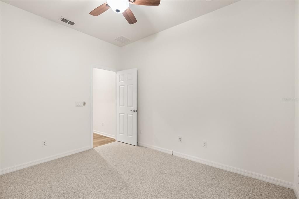 Activo con contrato: $599,900 (4 camas, 2 baños, 2091 Pies cuadrados)