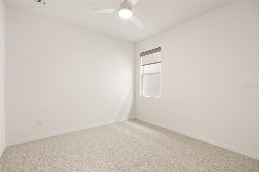 Activo con contrato: $599,900 (4 camas, 2 baños, 2091 Pies cuadrados)