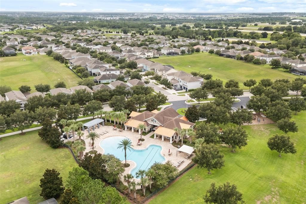Activo con contrato: $599,900 (4 camas, 2 baños, 2091 Pies cuadrados)