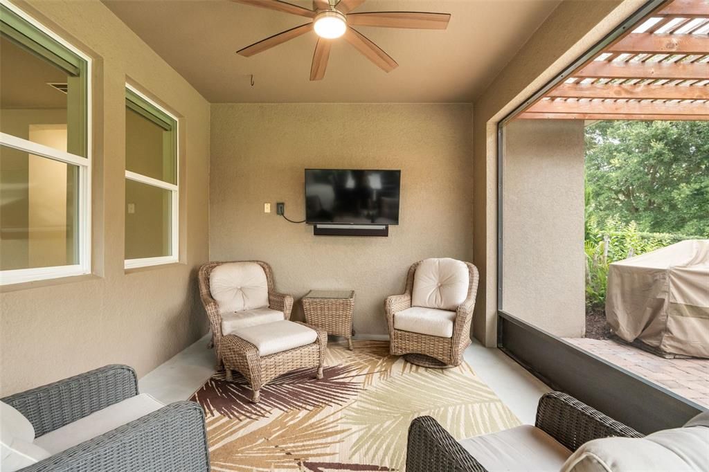 Activo con contrato: $599,900 (4 camas, 2 baños, 2091 Pies cuadrados)