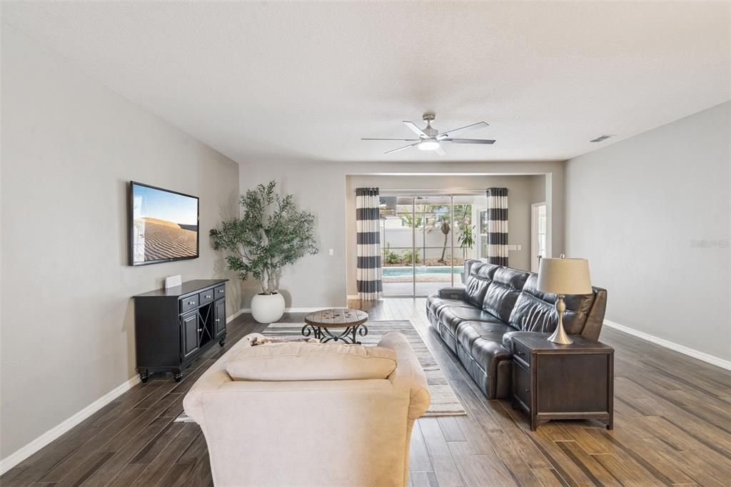 Active With Contract: $608,900 (4 beds, 3 baths, 2794 Square Feet)