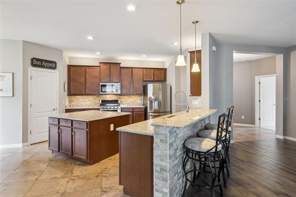 Active With Contract: $608,900 (4 beds, 3 baths, 2794 Square Feet)