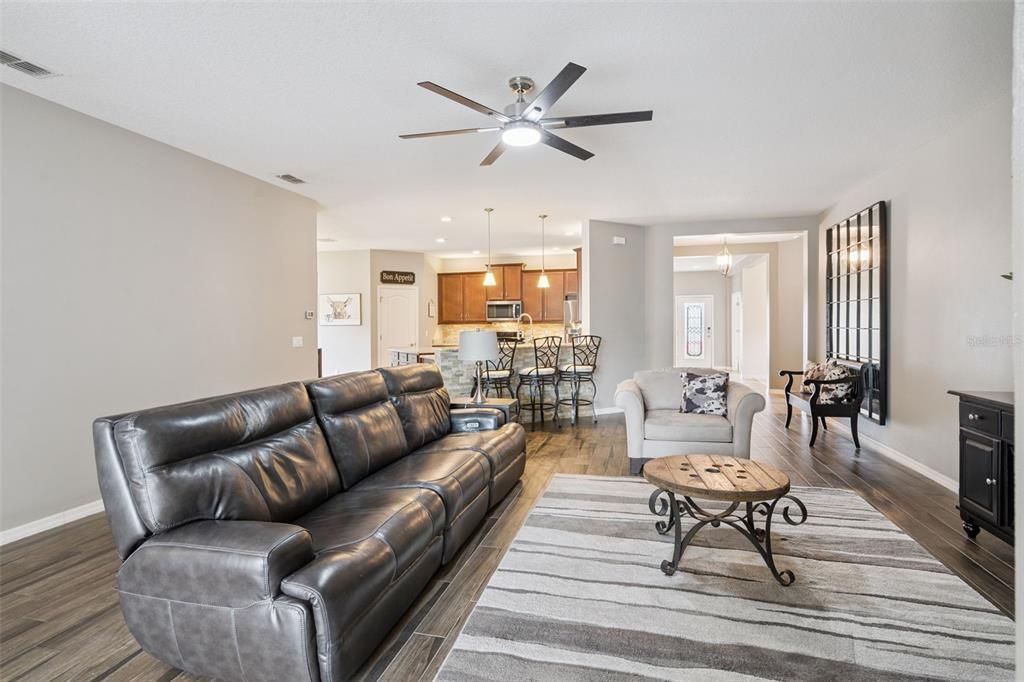 Active With Contract: $608,900 (4 beds, 3 baths, 2794 Square Feet)