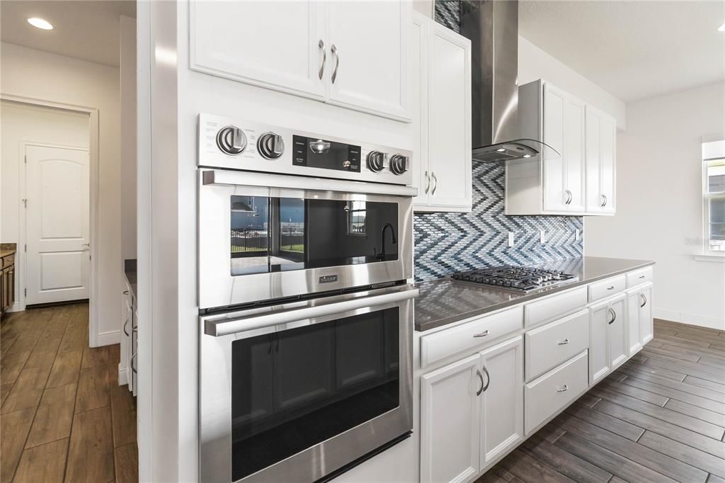 En Venta: $579,900 (4 camas, 4 baños, 2870 Pies cuadrados)