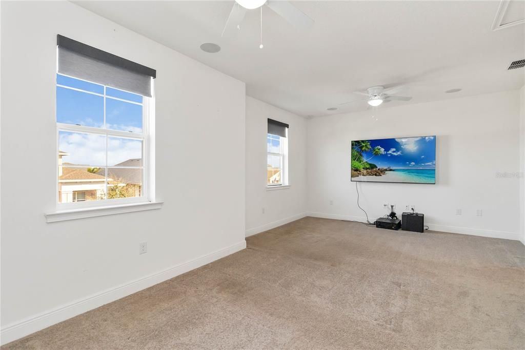 En Venta: $579,900 (4 camas, 4 baños, 2870 Pies cuadrados)
