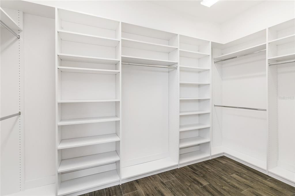 En Venta: $579,900 (4 camas, 4 baños, 2870 Pies cuadrados)