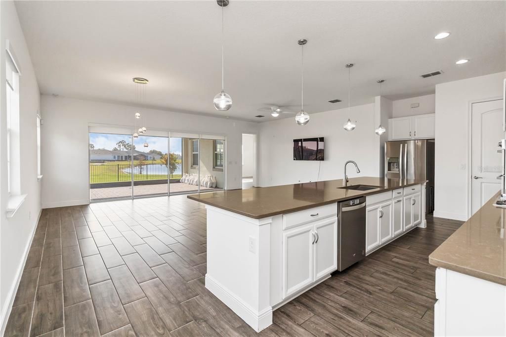 En Venta: $579,900 (4 camas, 4 baños, 2870 Pies cuadrados)
