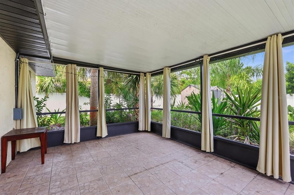 For Sale: $224,900 (2 beds, 2 baths, 1152 Square Feet)